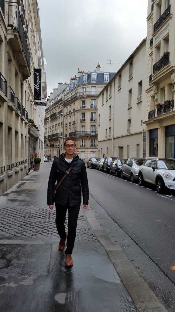 Jalan2 kecil di kota Paris memiliki charm tersendiri